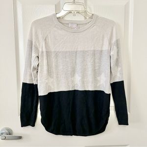 Whisper by Brodie Black, Gray & White Stars Sweater EUC